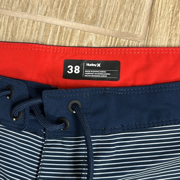 Hurley Men's Blue and Red Star Board Shorts - Picture 3 of 6